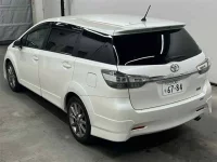 Toyota WISH лот № 60014 оценка 4  с аукциона в Японии 1