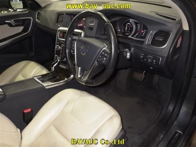 Volvo V60  с аукциона в Японии