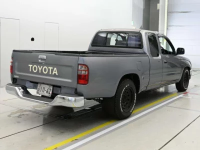 Toyota HILUX  с аукциона в Японии