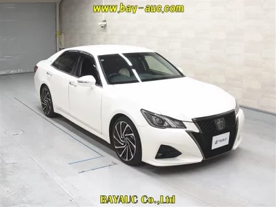 Toyota CROWN  с аукциона в Японии