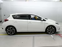 Toyota AURIS лот № 30059 оценка 4.5  с аукциона в Японии 2