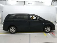 Toyota ISIS лот № 10296 оценка 4  с аукциона в Японии 2