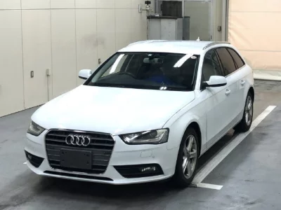 Audi A4  с аукциона в Японии