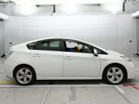 Toyota PRIUS лот № 30076 оценка R  с аукциона в Японии 2