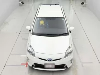 Toyota PRIUS лот № 30076 оценка R  с аукциона в Японии 6