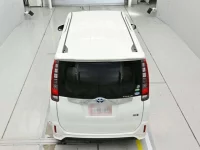 Toyota NOAH лот № 30074 оценка 4  с аукциона в Японии 7