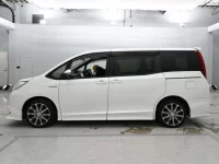 Toyota NOAH лот № 30074 оценка 4  с аукциона в Японии 3