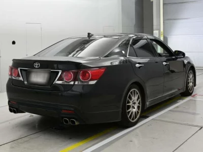 Toyota CROWN  с аукциона в Японии