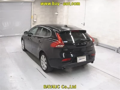 Volvo V40  с аукциона в Японии