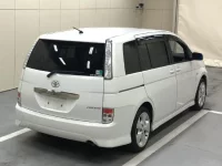 Toyota ISIS лот № 1028 оценка 4.5  с аукциона в Японии 3