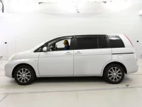 Toyota ISIS лот № 90205 оценка 3  с аукциона в Японии 3