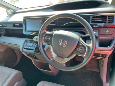 Honda STEP WAGON  с аукциона в Японии