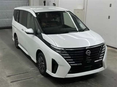 Nissan SERENA  с аукциона в Японии