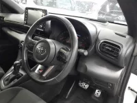 Toyota YARIS лот № 30108 оценка 4.5  с аукциона в Японии 8