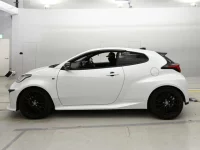 Toyota YARIS лот № 30108 оценка 4.5  с аукциона в Японии 3