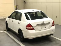 Nissan TIIDA LATIO лот № 1040 оценка R  с аукциона в Японии 1