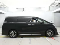 Toyota VELLFIRE лот № 30111 оценка 4  с аукциона в Японии 2