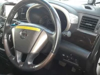 Nissan ELGRAND лот № 30126 оценка 4  с аукциона в Японии 8