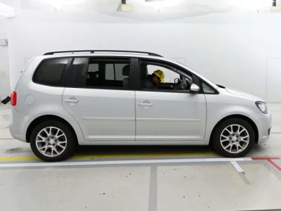 Volkswagen GOLF TOURAN  с аукциона в Японии