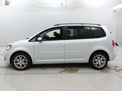 Volkswagen GOLF TOURAN  с аукциона в Японии