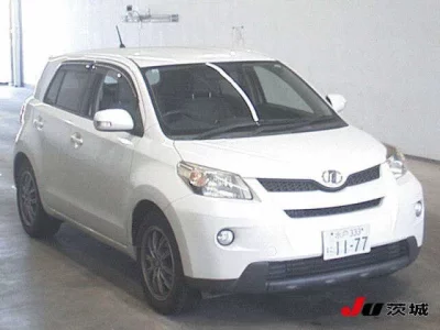 Toyota IST  с аукциона в Японии