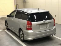 Toyota WISH лот № 1061 оценка 3.5  с аукциона в Японии 1