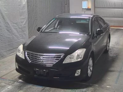 Toyota CROWN  с аукциона в Японии