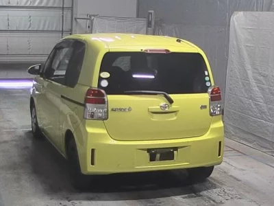Toyota SPADE  с аукциона в Японии