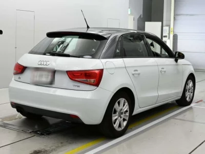Audi A1  с аукциона в Японии