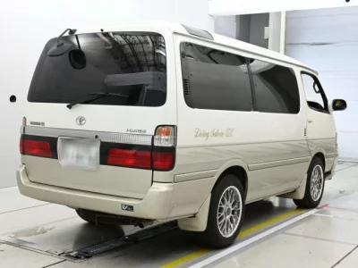Toyota HIACE  с аукциона в Японии