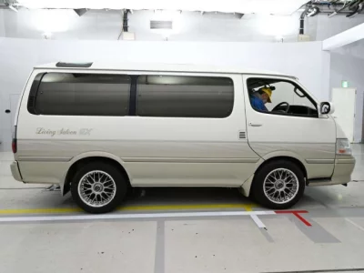 Toyota HIACE  с аукциона в Японии