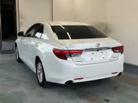 Toyota MARK X лот № 8023 оценка 4  с аукциона в Японии 1
