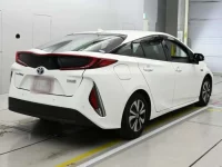 Toyota PRIUS PHV лот № 30155 оценка 4  с аукциона в Японии 1