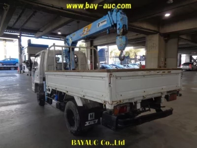 Isuzu ELF  с аукциона в Японии