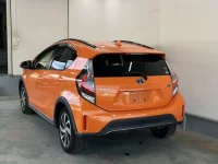 Toyota AQUA лот № 8035 оценка 4  с аукциона в Японии 1