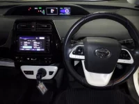 Toyota PRIUS лот № 2054 оценка 4  с аукциона в Японии 3