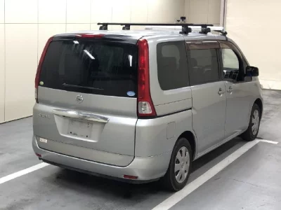 Nissan SERENA  с аукциона в Японии