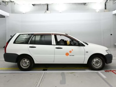 Mitsubishi LANCER VAN