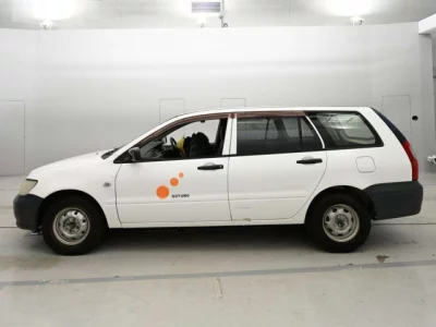 Mitsubishi LANCER VAN
