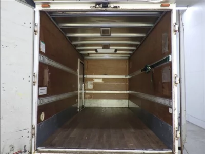 Isuzu ELF  с аукциона в Японии