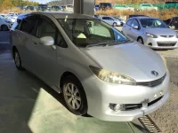 Toyota WISH лот № 8042 оценка 3.5  с аукциона в Японии 2