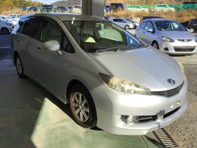 Toyota WISH  с аукциона в Японии