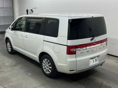 Mitsubishi DELICA D5