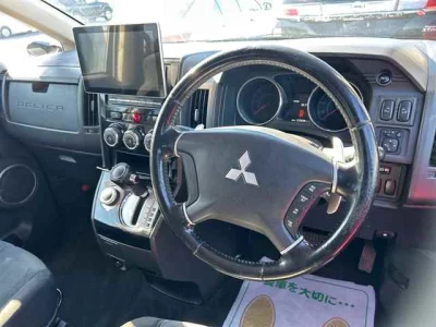 Mitsubishi DELICA D5