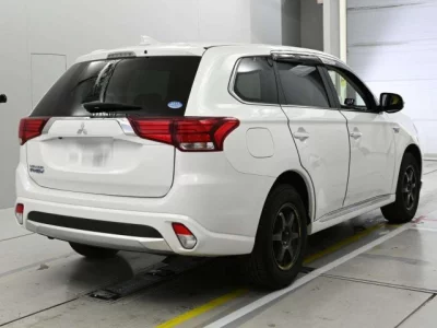 Mitsubishi OUTLANDER PHEV