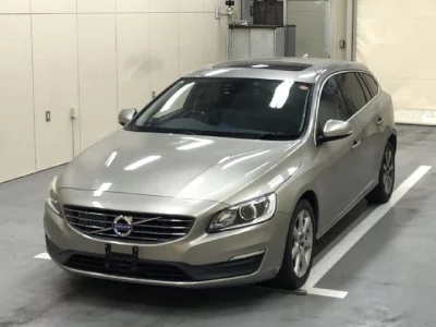 Volvo V60  с аукциона в Японии