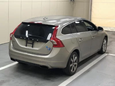 Volvo V60  с аукциона в Японии
