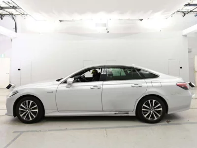 Toyota CROWN  с аукциона в Японии