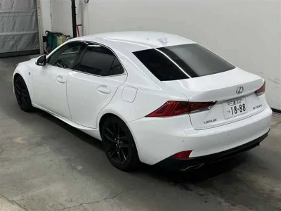 Lexus IS