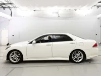 Toyota CROWN лот № 30208 оценка 4  с аукциона в Японии 3